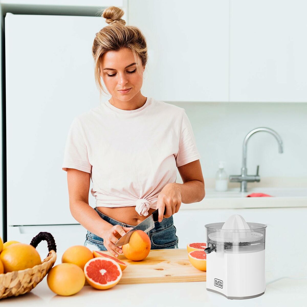 Ηλεκτρικός Αποχυμωτής Black & Decker BXCJ40E Λευκό 40 W Ηλεκτρικός Αποχυμωτής Black & Decker BXCJ40E Λευκό 40 W