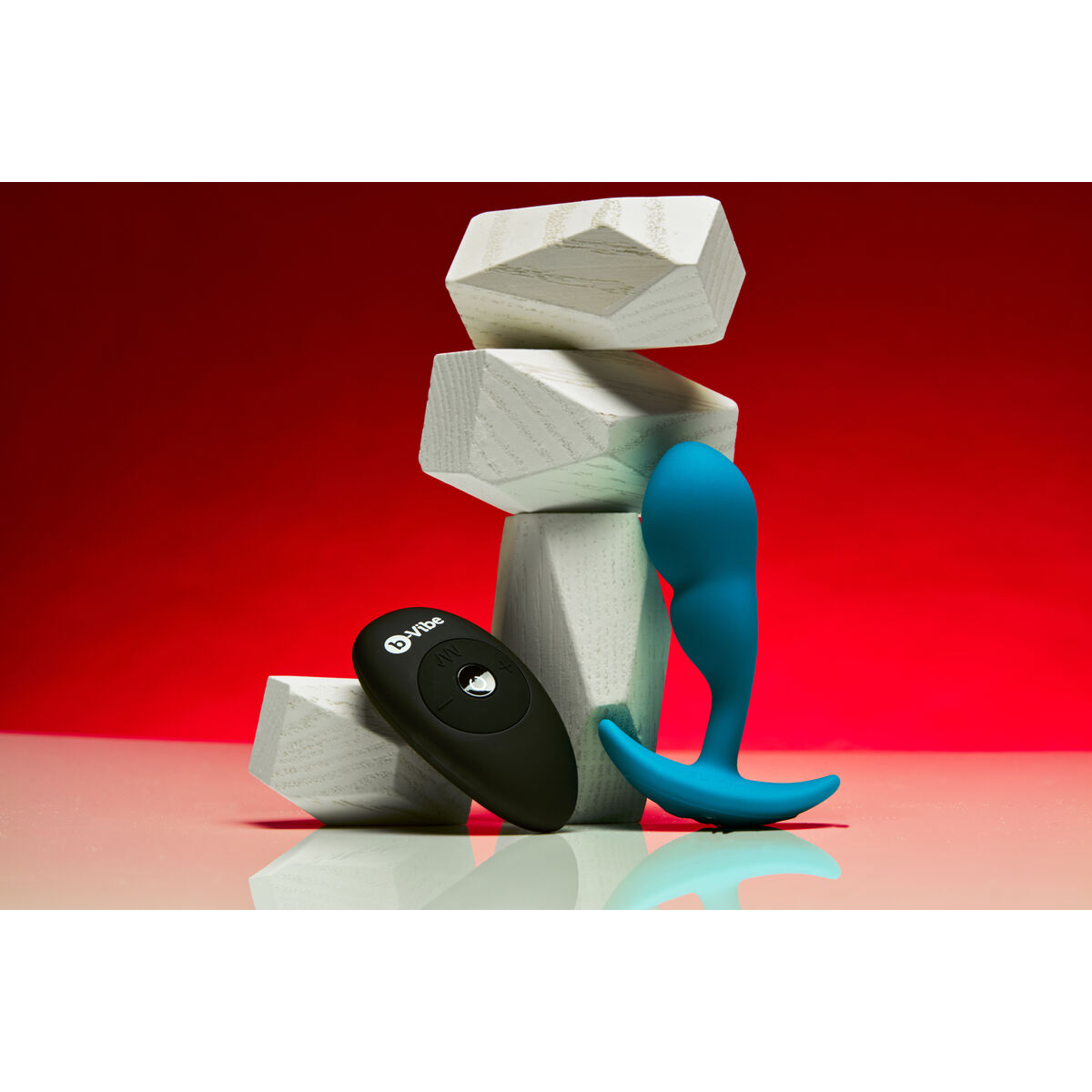 Πρωκτική σφήνα με τηλεχειριστήριο B-Vibe Μπλε