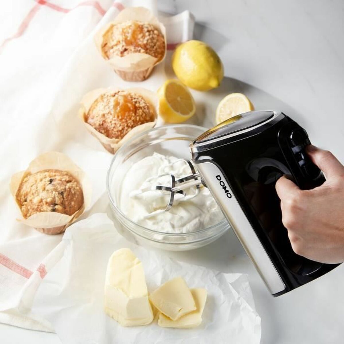 Μίξερ με Αναδευτήρες DOMO