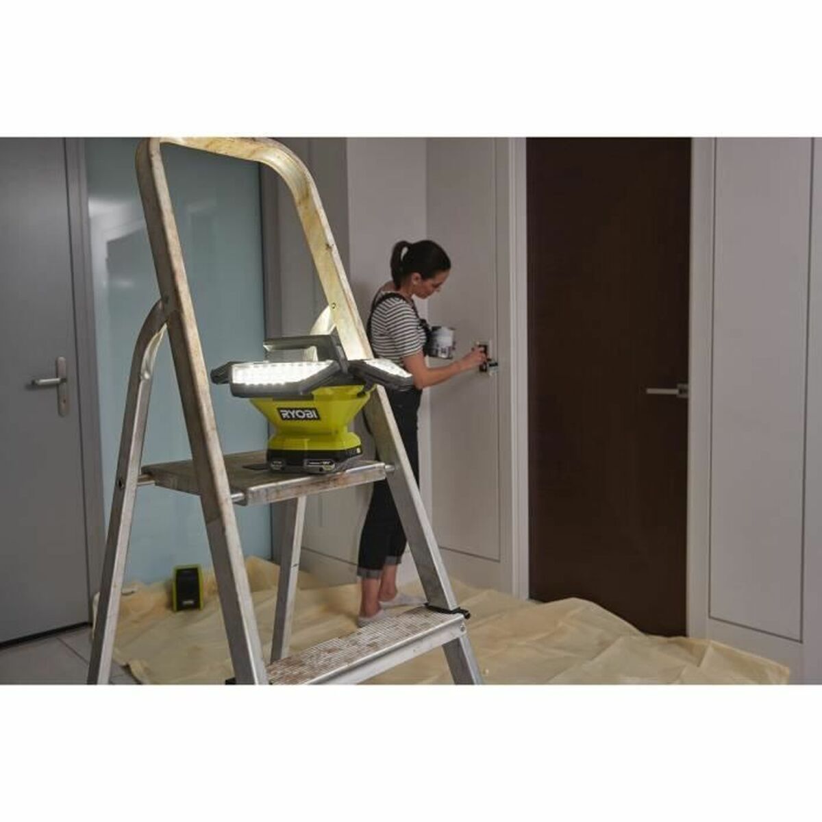 LED spotlight Ryobi 360° 500 lm Πράσινο Γκρι