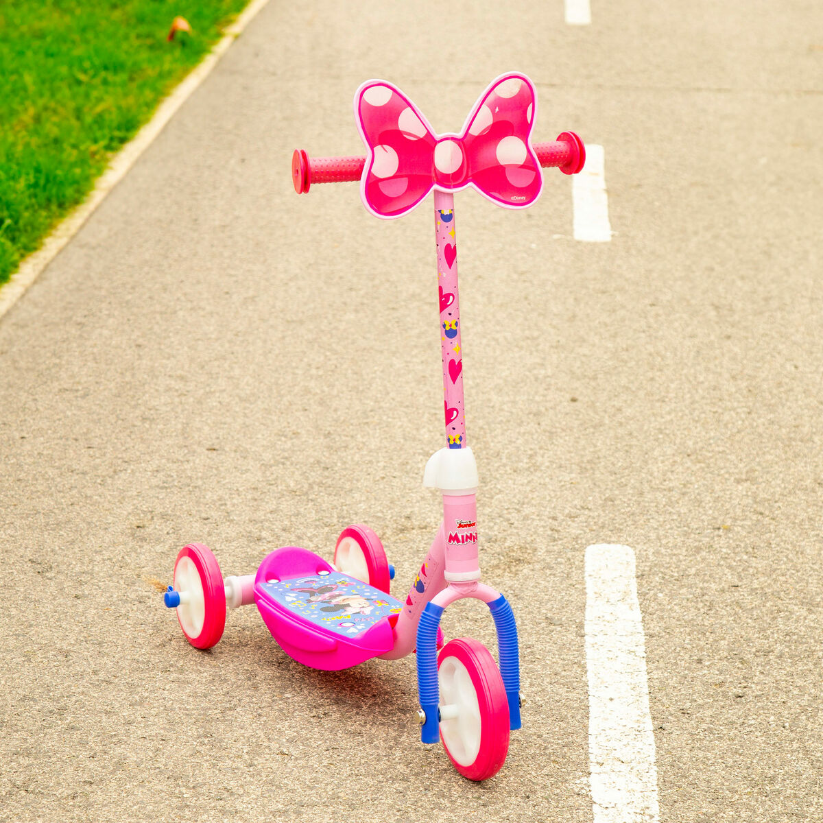 Scooter Minnie Mouse (x2) Scooter Minnie Mouse (x2)