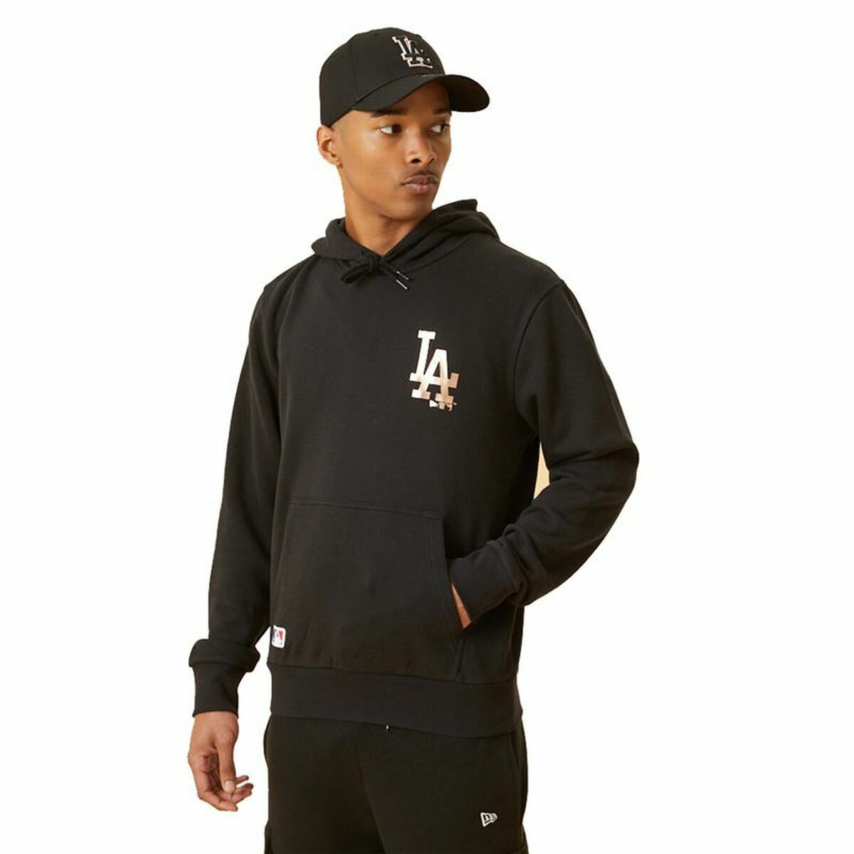 Ανδρικό Φούτερ χωρίς Κουκούλα LA Dodger Metallic Logo New Era Μαύρο Ανδρικό Φούτερ χωρίς Κουκούλα LA Dodger Metallic Logo New Era Μαύρο