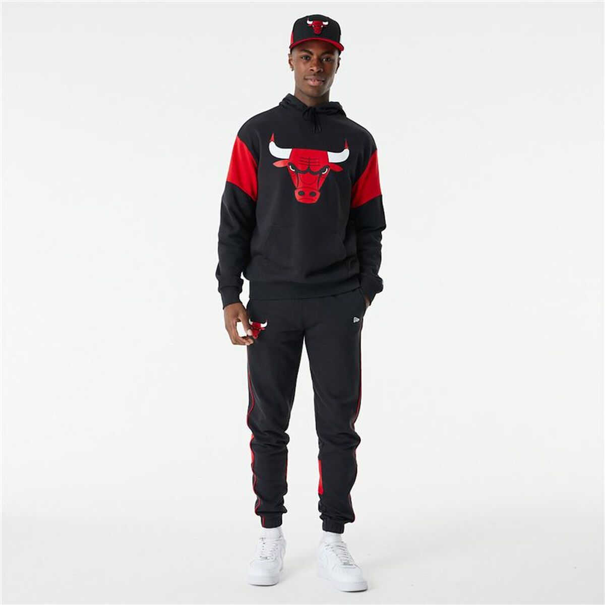 Unisex Φούτερ με Κουκούλα New Era NBA Colour Insert Chicago Bulls Μαύρο Unisex Φούτερ με Κουκούλα New Era NBA Colour Insert Chicago Bulls Μαύρο