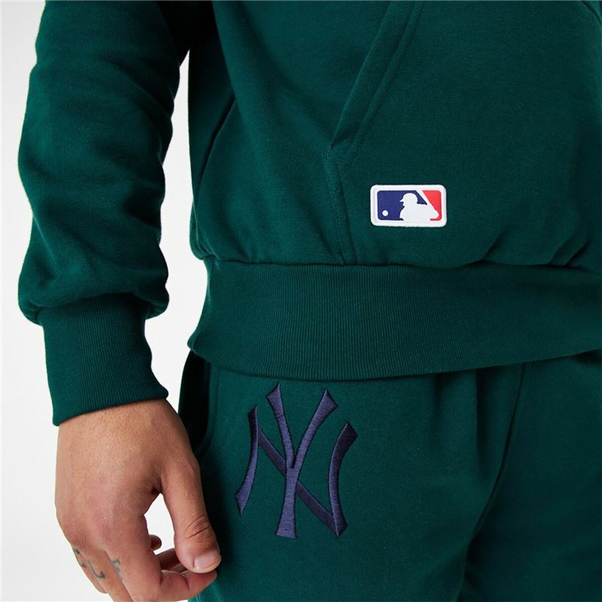 Unisex Φούτερ με Κουκούλα New Era League Essentials New York Yankees Σκούρο πράσινο Unisex Φούτερ με Κουκούλα New Era League Essentials New York Yankees Σκούρο πράσινο