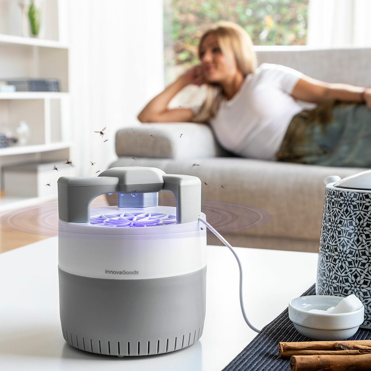 Λάμπα αναρρόφησης κατά των κουνουπιών KL Silen InnovaGoods Λάμπα αναρρόφησης κατά των κουνουπιών KL Silen InnovaGoods