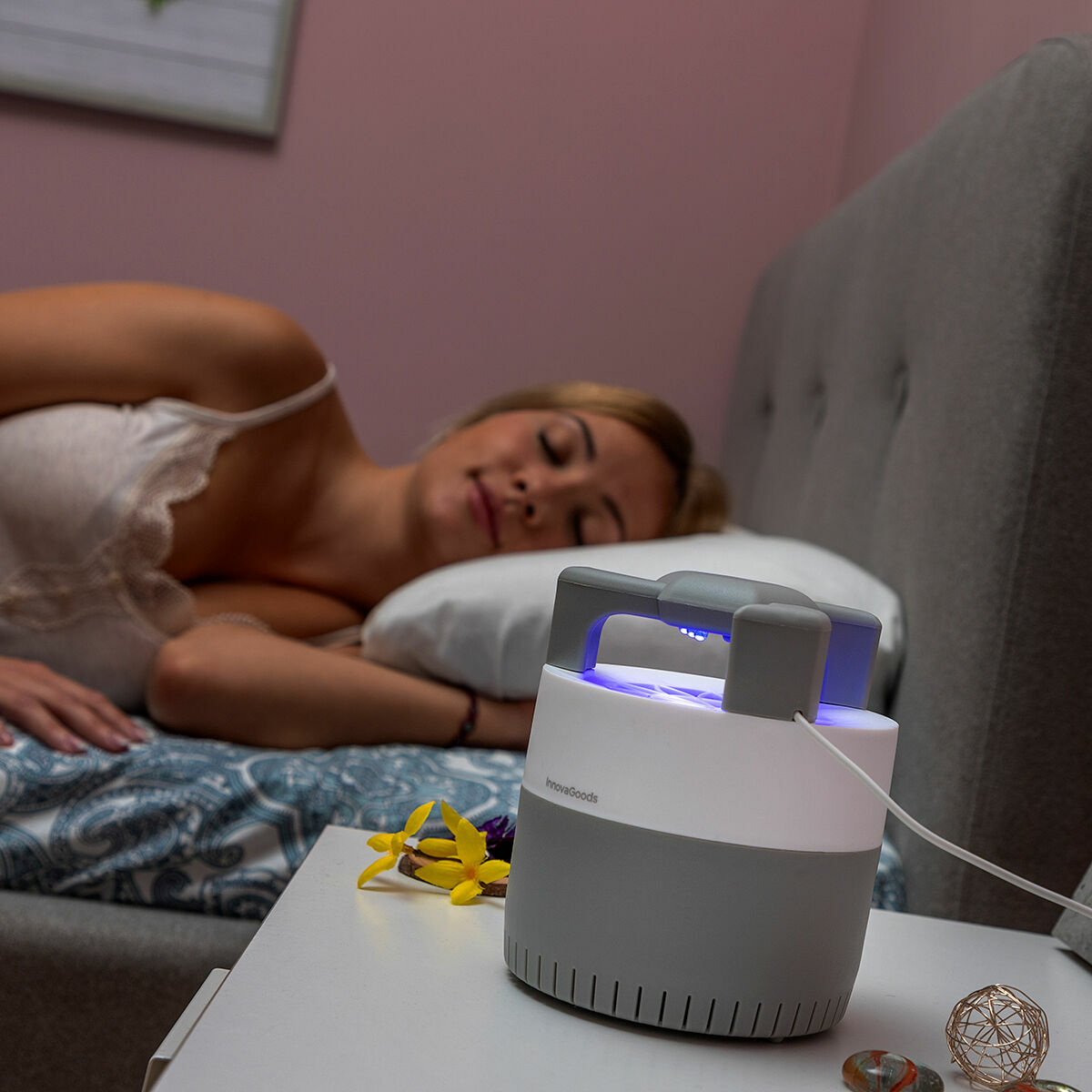 Λάμπα αναρρόφησης κατά των κουνουπιών KL Silen InnovaGoods Λάμπα αναρρόφησης κατά των κουνουπιών KL Silen InnovaGoods