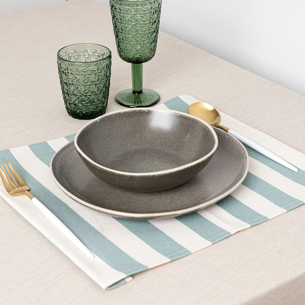 Σετ υποδοχής Vinthera Okapi Δίχρωμα Υφασμάτινο 33 x 45 cm 2 Τεμάχια Σετ υποδοχής Vinthera Okapi Δίχρωμα Υφασμάτινο 33 x 45 cm 2 Τεμάχια