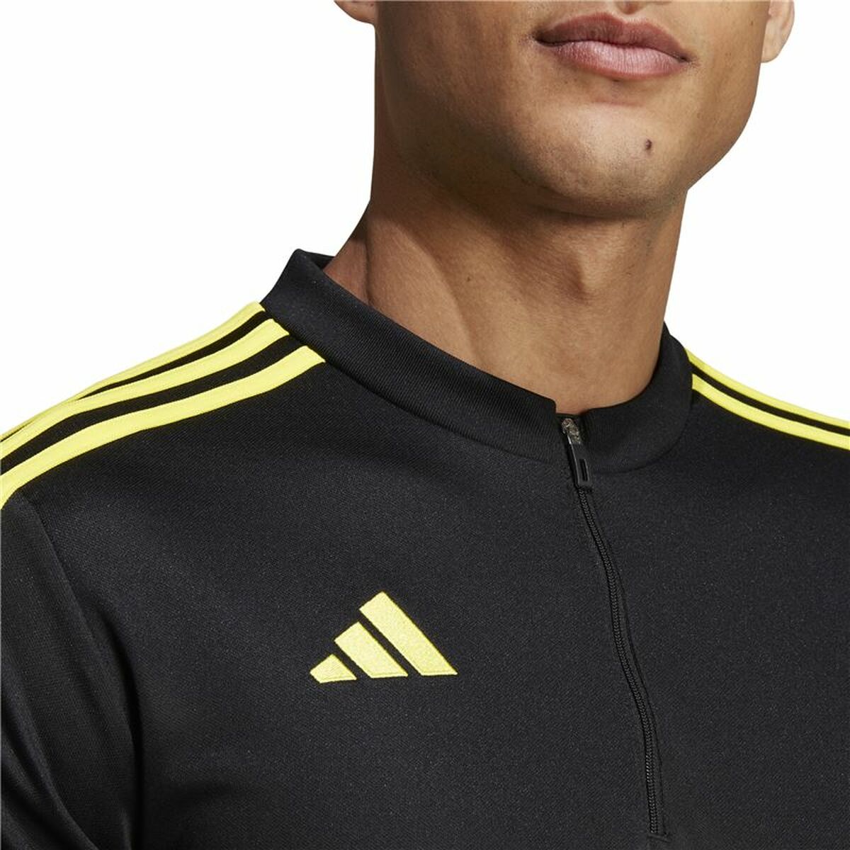 Μπλουζάκι Γυμναστικής για Ενήλικες Adidas Tiro23 Club Λευκό Μαύρο Μπλουζάκι Γυμναστικής για Ενήλικες Adidas Tiro23 Club Λευκό Μαύρο