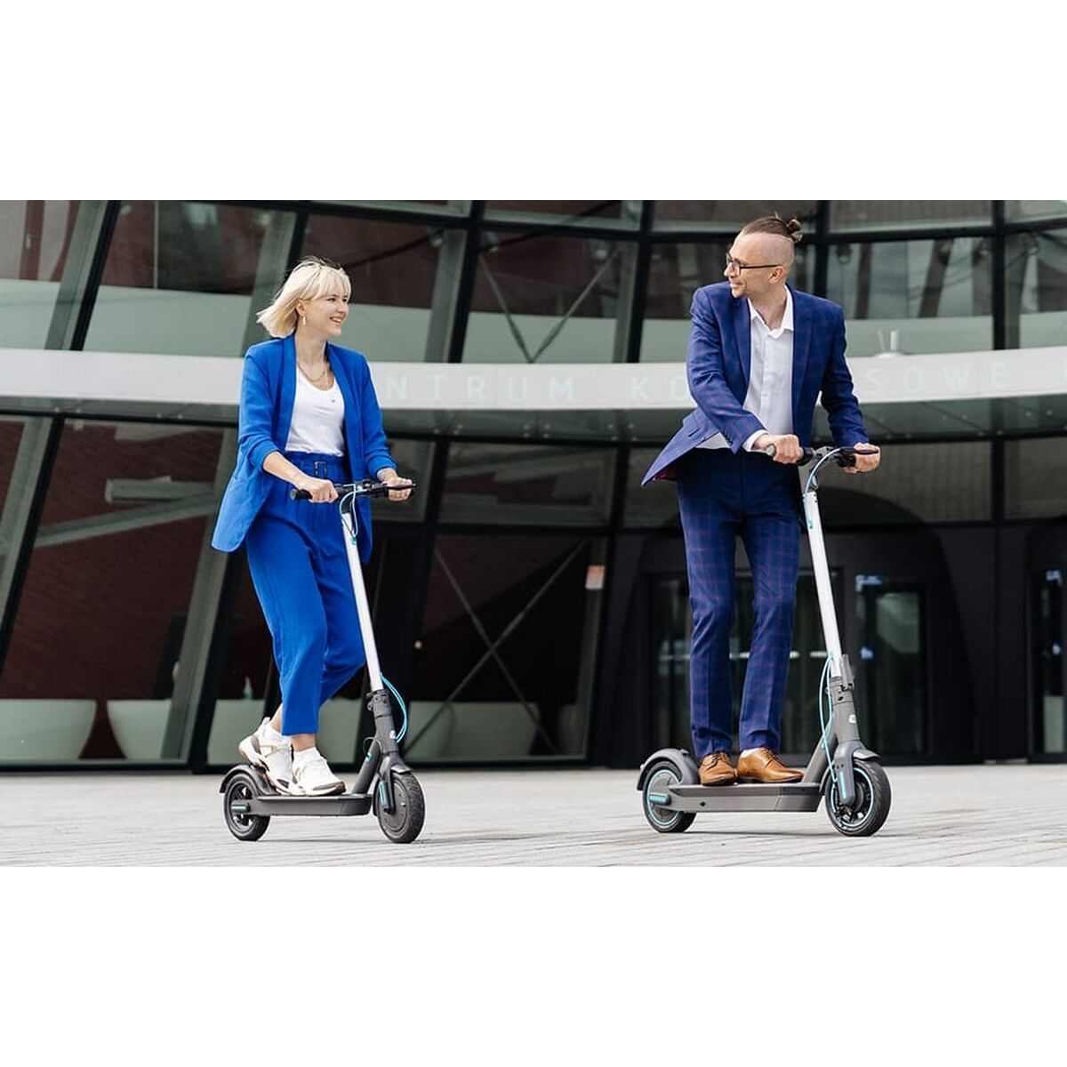 Ηλεκτρικό Σκούτερ Motus Scooty 8.5 Μαύρο Τυρκουάζ 350 W Ηλεκτρικό Σκούτερ Motus Scooty 8.5 Μαύρο Τυρκουάζ 350 W